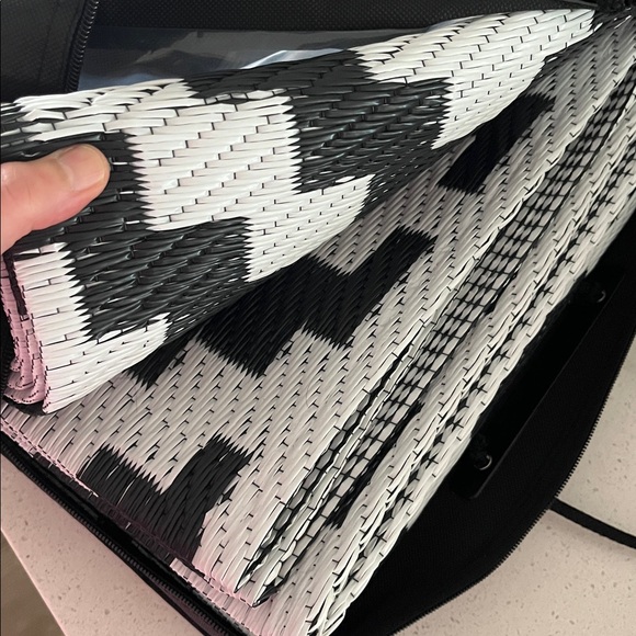 Outdoor rug. Brand new. - Picture 3 of 3